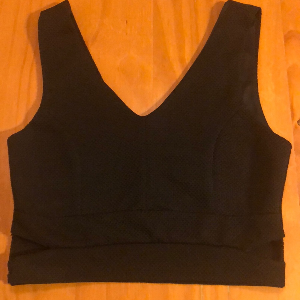 V neck w/ cut out sides crop top size M.